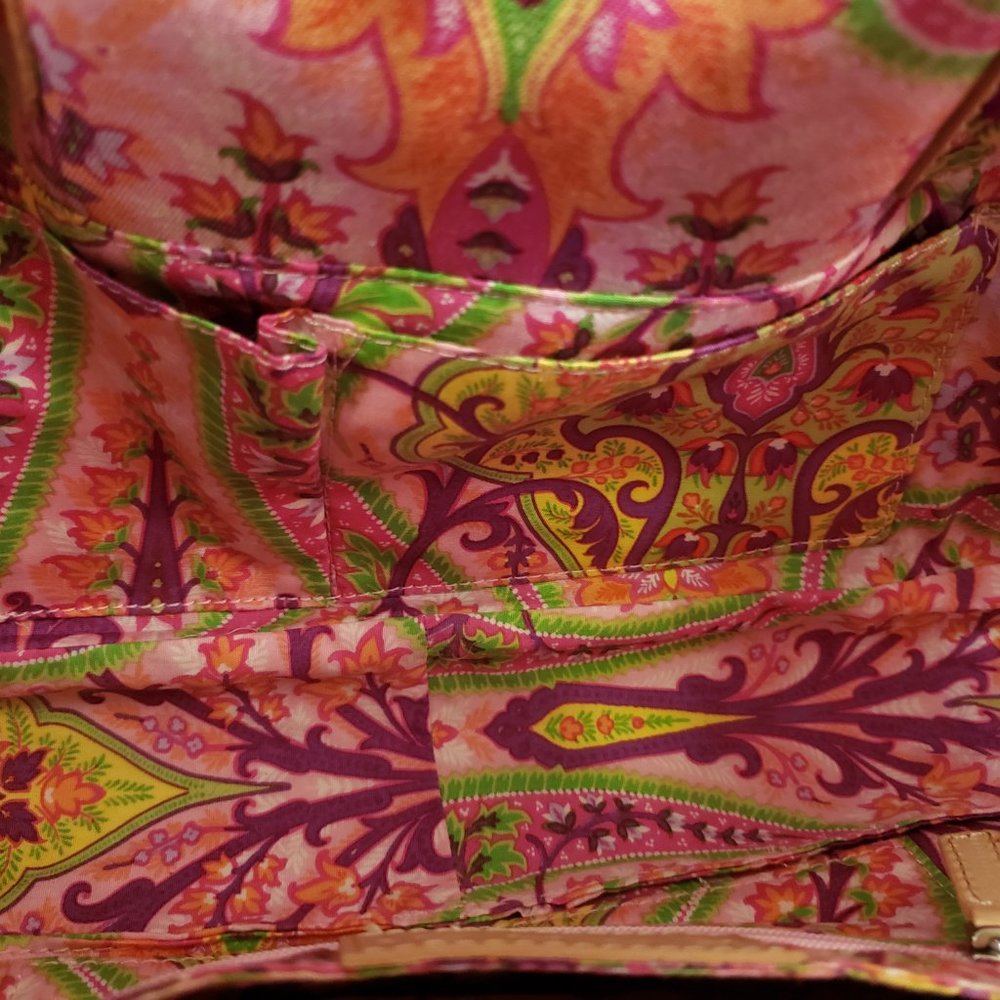 Echo Handbag - Picture 15 of 16